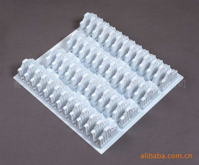 防靜電PS材質(zhì)精密電子元器件吸塑托盤 半導(dǎo)體分立器件制造的關(guān)鍵包裝解決方案